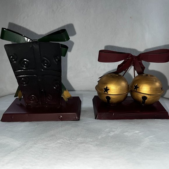 Christmas Stocking Shelf Holders Metal Christmas Present & Jingle Bells Set - Picture 4 of 4